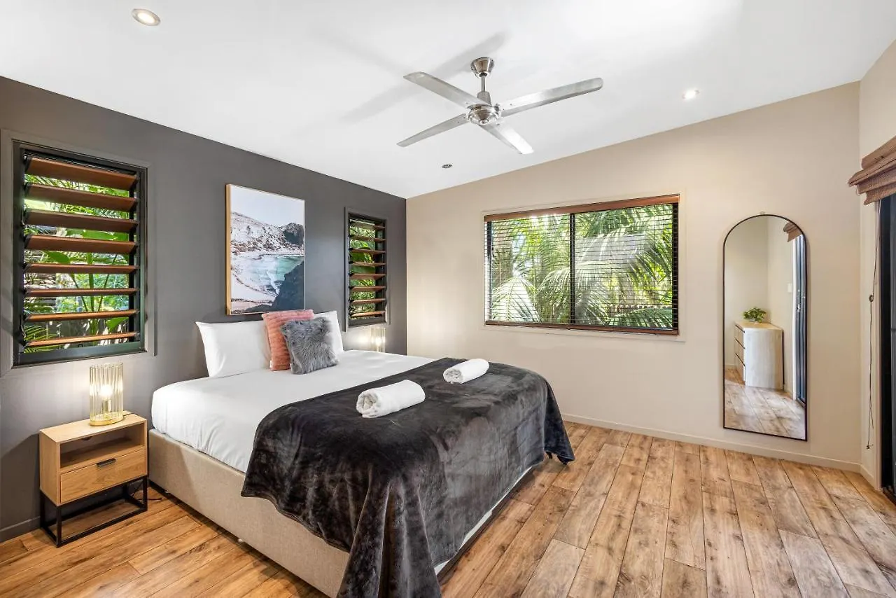 Mudjimba Escape-Pet Friendly, Luxury Villa W/ Pool