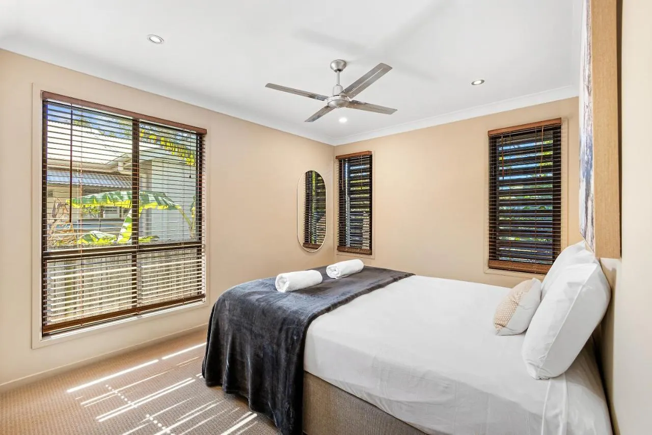 Mudjimba Escape-Pet Friendly, Luxury Villa W/ Pool